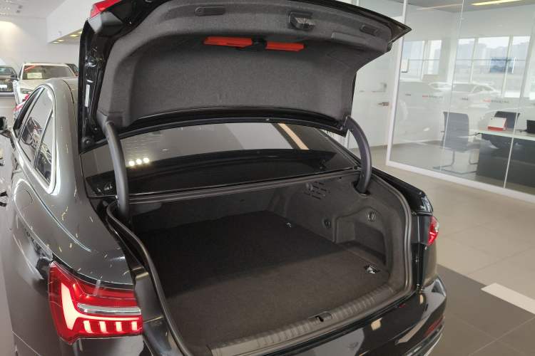 Used Audi A6L New Energy 2022 55 TFSI e quattro Trunk