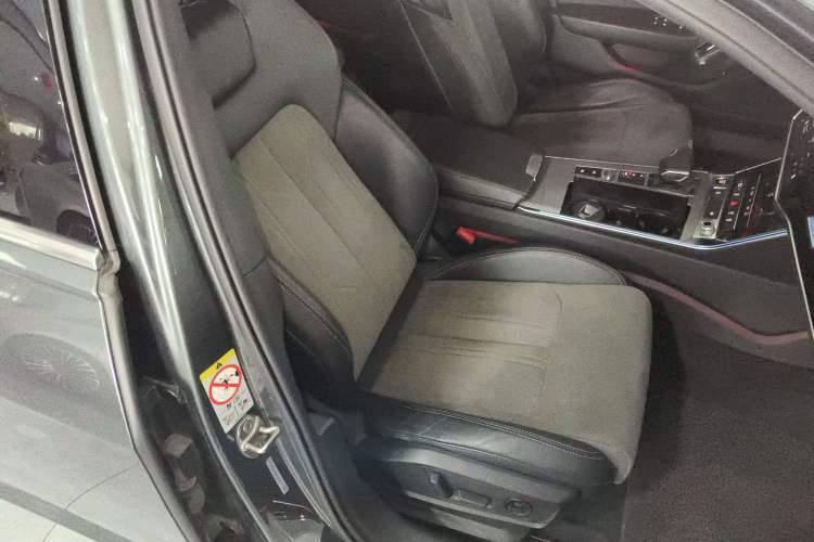 Used Audi A6L New Energy 2022 55 TFSI e quattro Right Front Seat