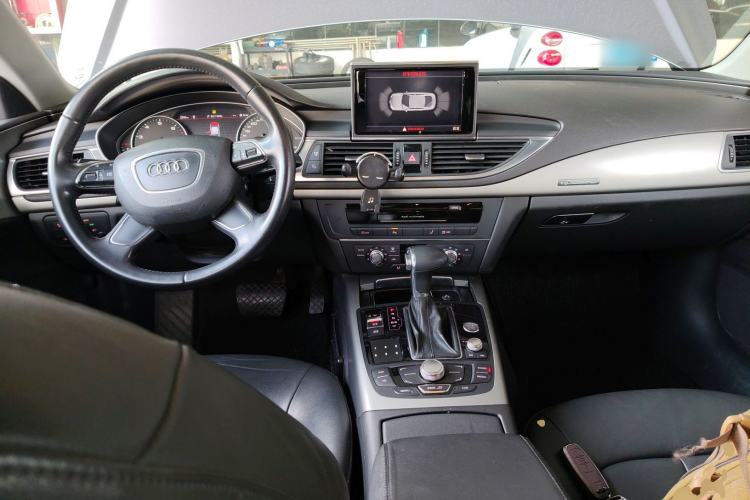 Used Audi A7 2013 35 FSI quattro Ambition Edition Center Console