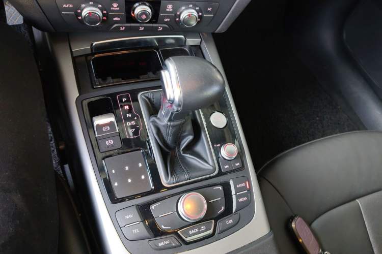Used Audi A7 2013 35 FSI quattro Ambition Edition Gear Lever
