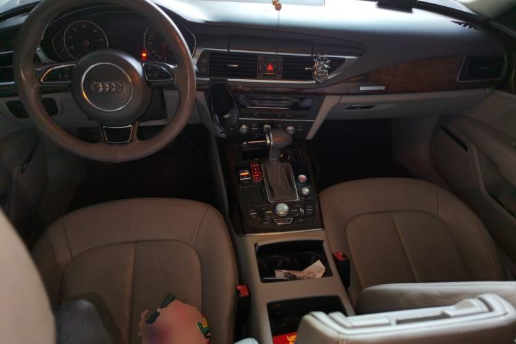 Used Audi A7 2012 3.0TFSI quattro Comfort Edition Center Console