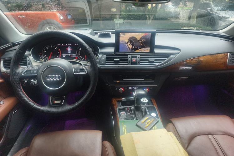 Used Audi A7 2012 3.0TFSI quattro Comfort Edition Center Console