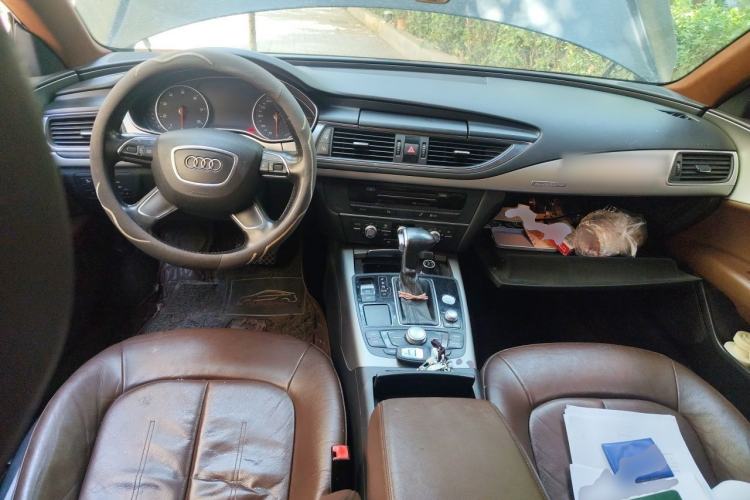 Used Audi A7 2012 2.8FSI quattro Ambition model Center Console