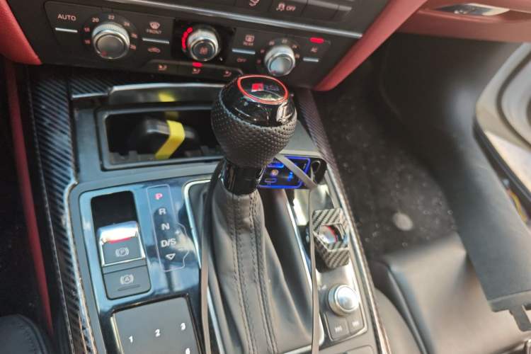 Used Audi A7 2012 3.0TFSI quattro Comfort Edition Gear Lever