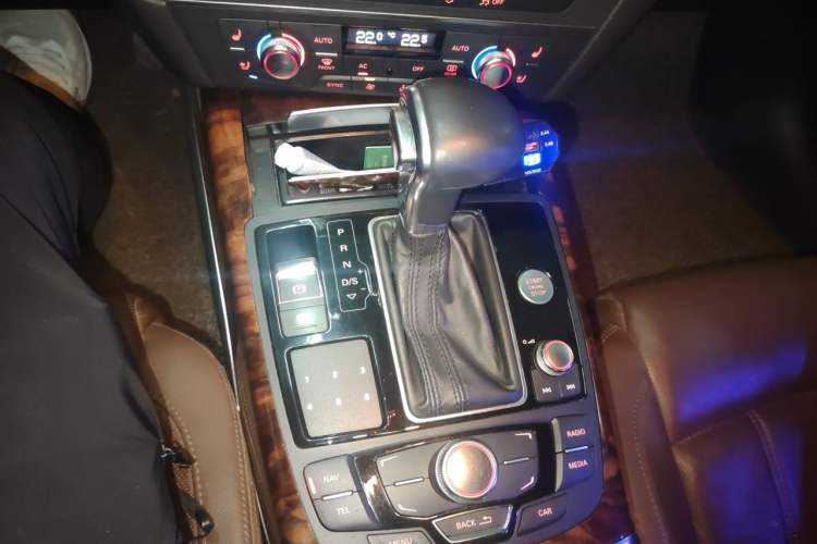 Used Audi A7 2012 3.0TFSI quattro Luxury Edition Gear Lever