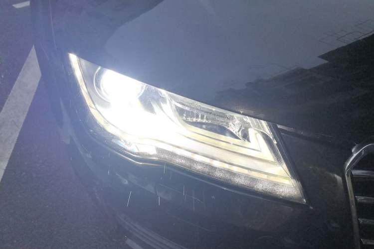Used Audi A7 2012 3.0TFSI quattro Comfort Edition Right Front Headlight
