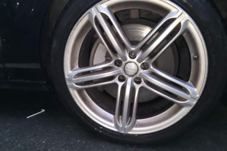 Used Audi A7 2012 3.0TFSI quattro Comfort Edition Right Front Wheel Hub