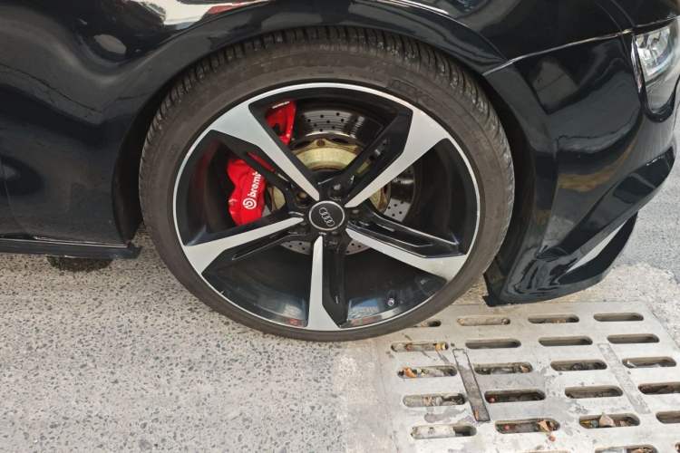 Used Audi A7 2012 3.0TFSI quattro Comfort Edition Right Front Wheel Hub