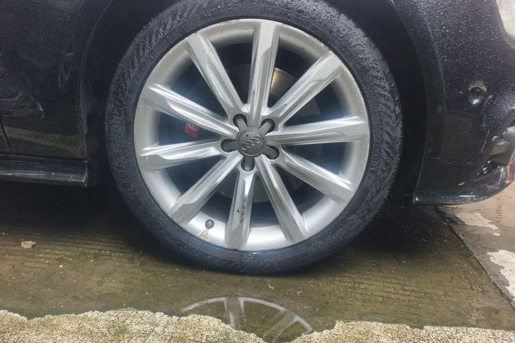 Used Audi A7 2012 3.0TFSI quattro Comfort Edition Right Front Wheel Hub