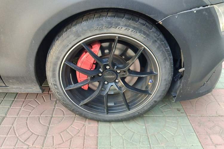 Used Audi A7 2012 3.0TFSI quattro Comfort Edition Right Front Wheel Hub