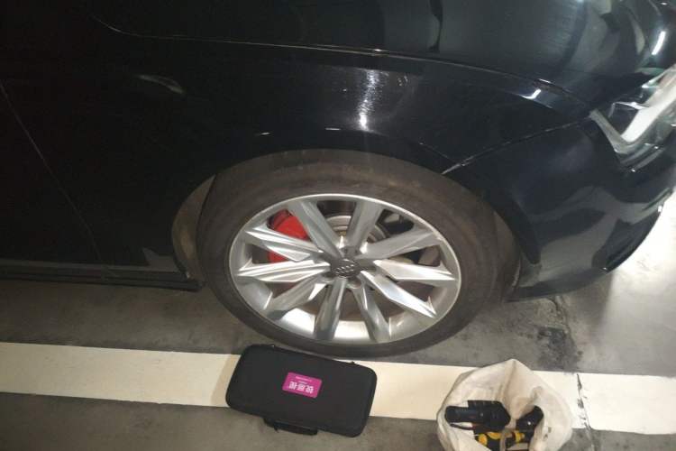 Used Audi A7 2012 3.0TFSI quattro Luxury Edition Right Front Wheel Hub