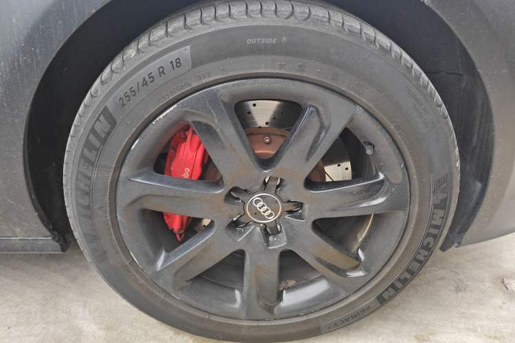 Used Audi A7 2012 2.8FSI quattro Ambition model Right Front Wheel Hub