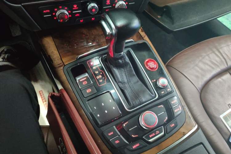 Used Audi A7 2012 3.0TFSI quattro Comfort Edition Audio And AC Panel