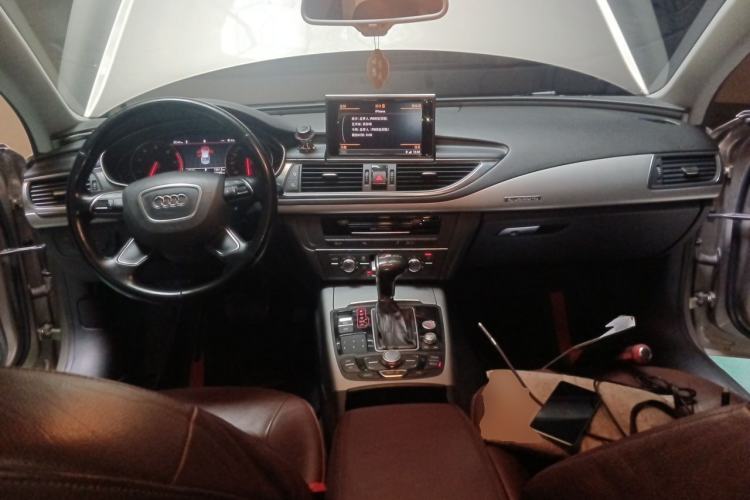 Used Audi A7 2012 2.8FSI quattro Ambition model Center Console
