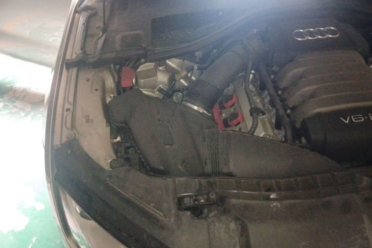 Used Audi A7 2012 2.8FSI quattro Ambition model Engine Bay Right