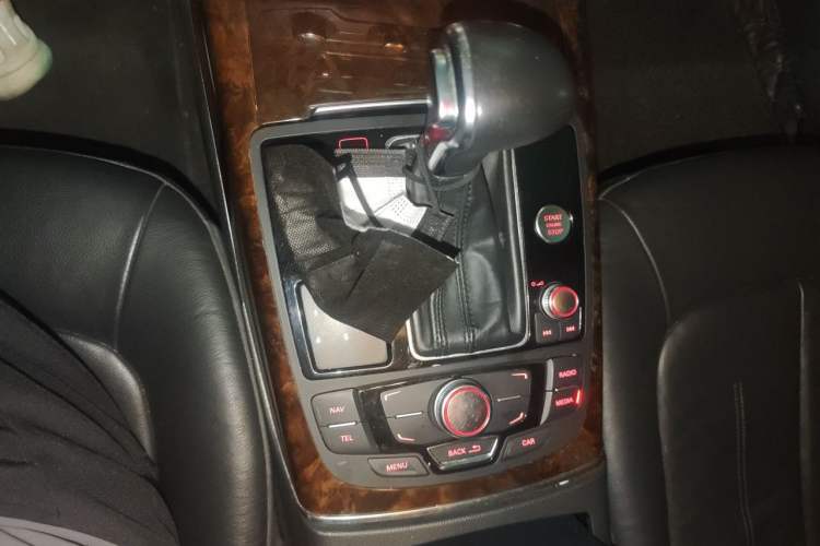 Used Audi A7 2012 3.0TFSI quattro Comfort Edition Gear Lever