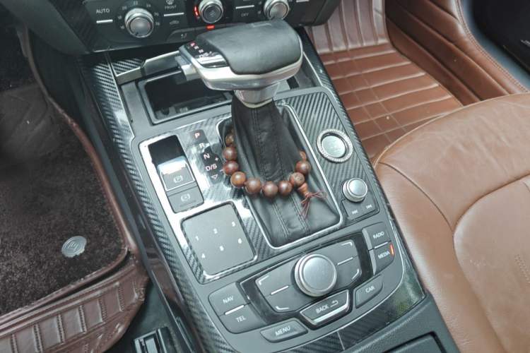 Used Audi A7 2012 2.8FSI quattro Ambition model Gear Lever