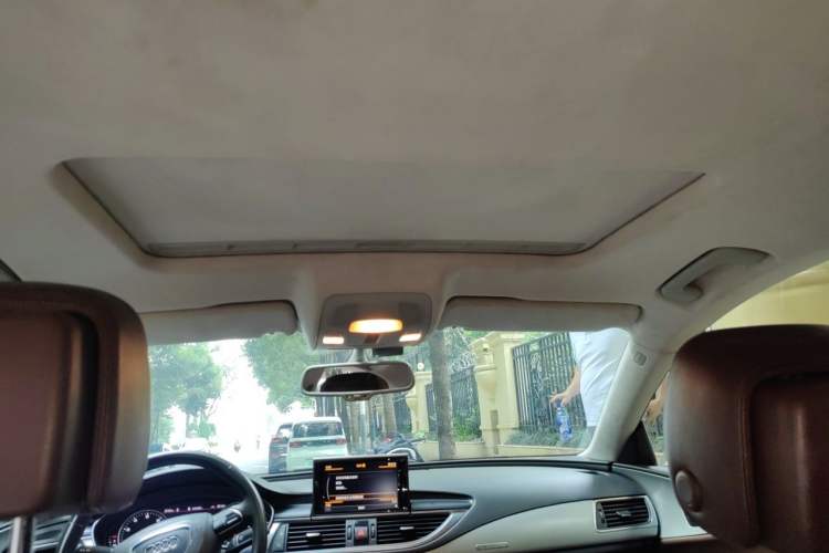 Used Audi A7 2012 2.8FSI quattro Ambition model Headliner