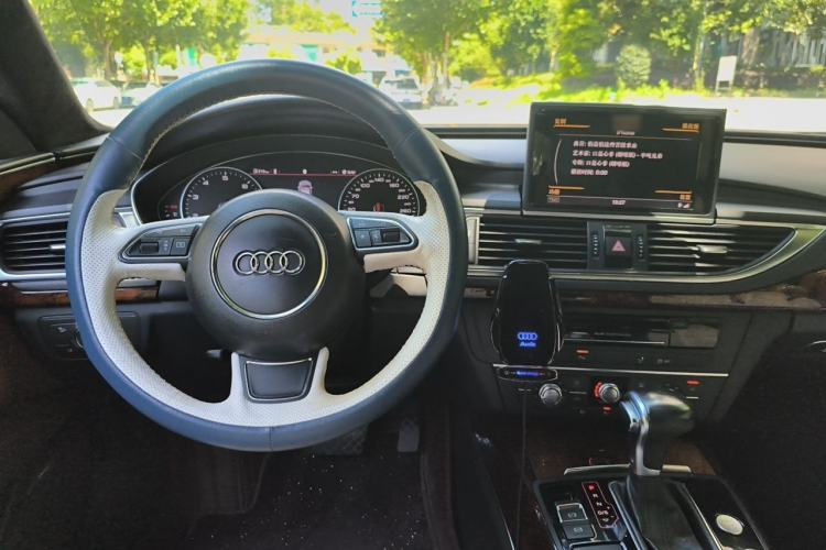 Used Audi A7 2012 3.0TFSI quattro Comfort Edition Center Console
