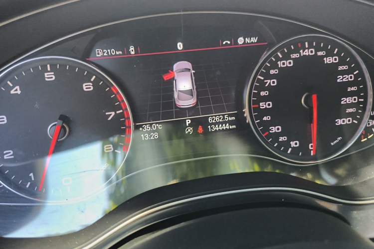 Used Audi A7 2012 3.0TFSI quattro Comfort Edition Odometer Close Up