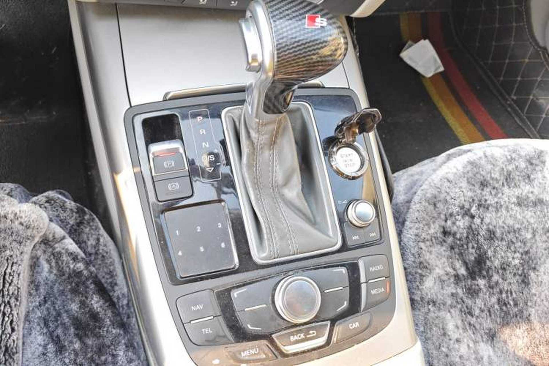 Used Audi A7 2012 2.8FSI quattro Ambition model Gear Lever