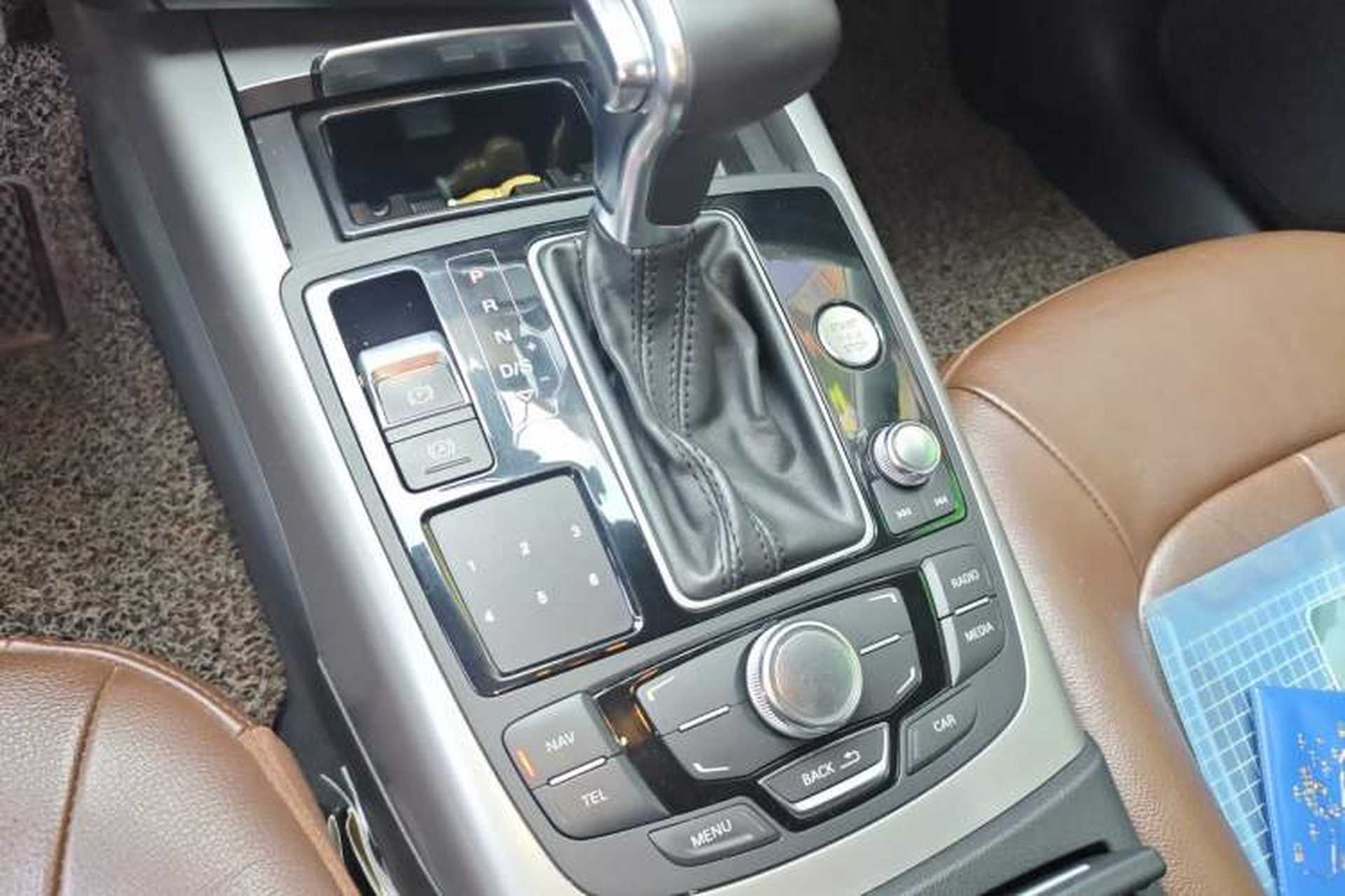 Used Audi A7 2012 3.0TFSI quattro Comfort Edition Gear Lever