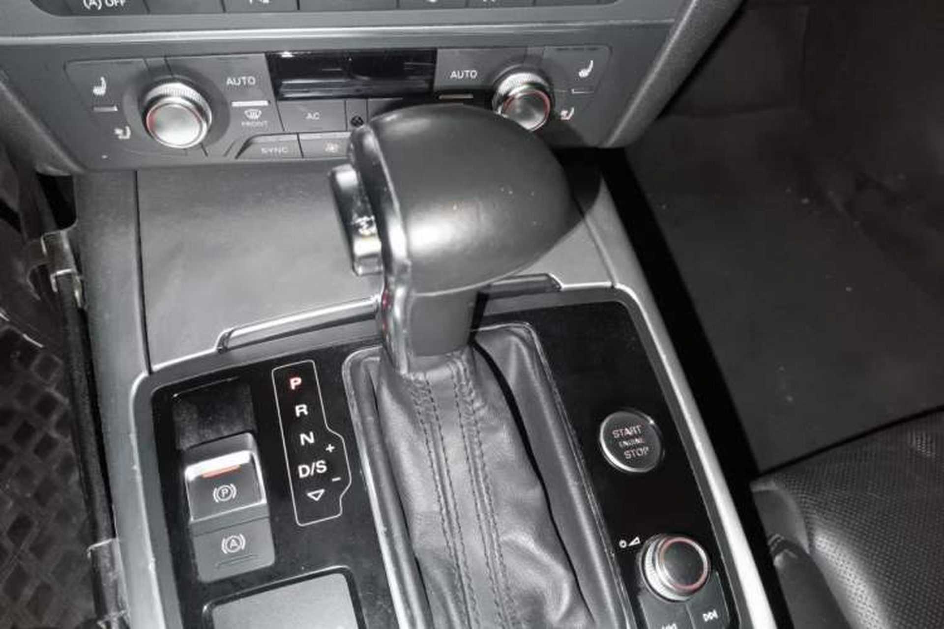 Used Audi A7 2012 3.0TFSI quattro Comfort Edition Gear Lever