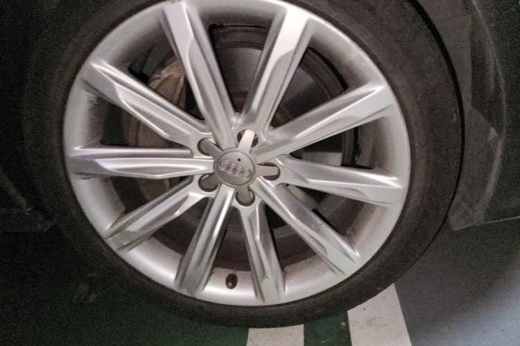Used Audi A7 2012 3.0TFSI quattro Comfort Edition Right Front Wheel Hub