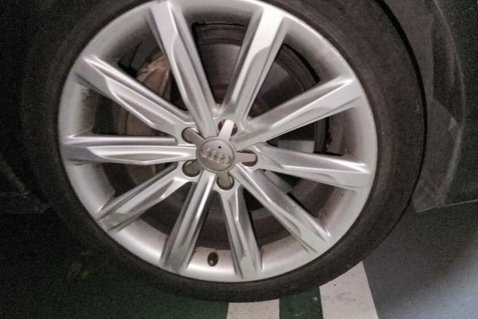Used Audi A7 2012 3.0TFSI quattro Comfort Edition Right Front Wheel Hub