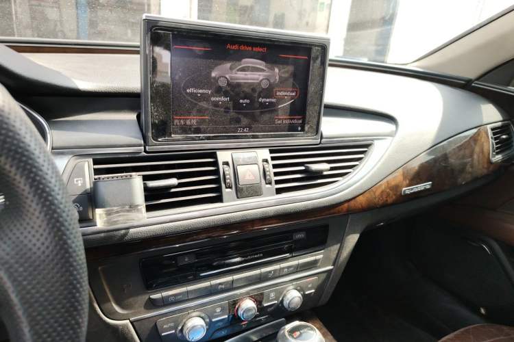 Used Audi A7 2012 3.0TFSI quattro Comfort Edition Audio And AC Panel