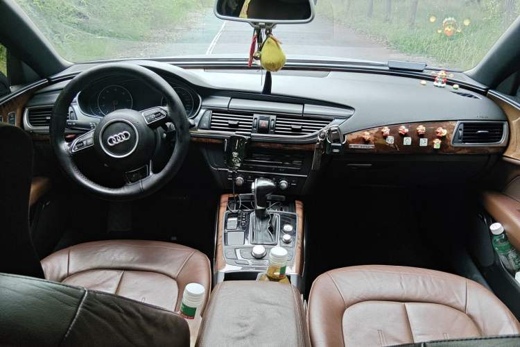 Used Audi A7 2012 3.0TFSI quattro Comfort Edition Center Console