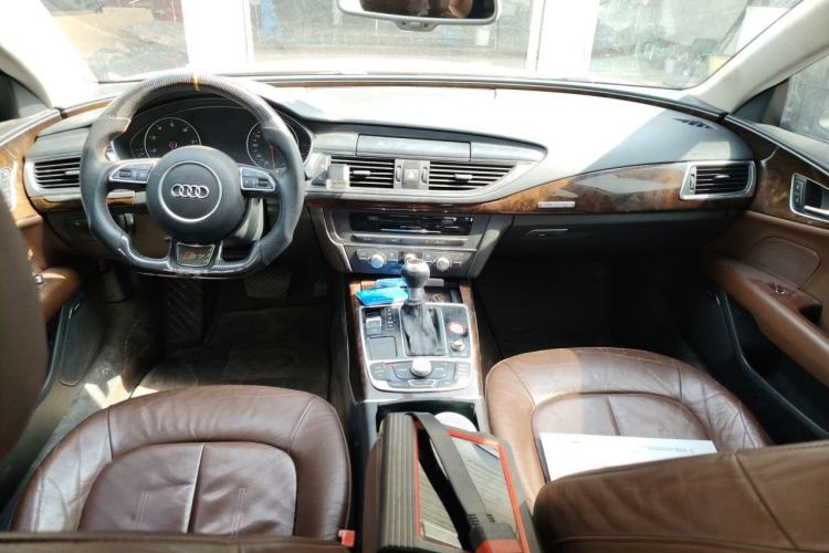 Used Audi A7 2012 3.0TFSI quattro Comfort Edition Center Console