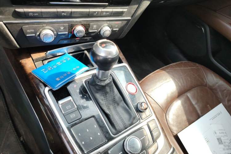 Used Audi A7 2012 3.0TFSI quattro Comfort Edition Gear Lever