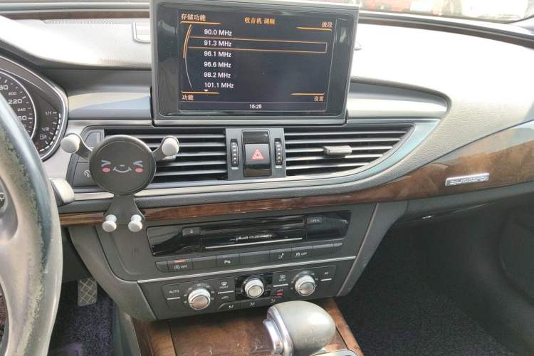 Used Audi A7 2012 3.0TFSI quattro Comfort Edition Audio And AC Panel