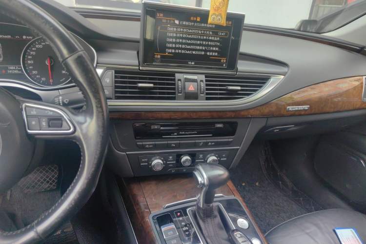 Used Audi A7 2012 3.0TFSI quattro Comfort Edition Audio And AC Panel