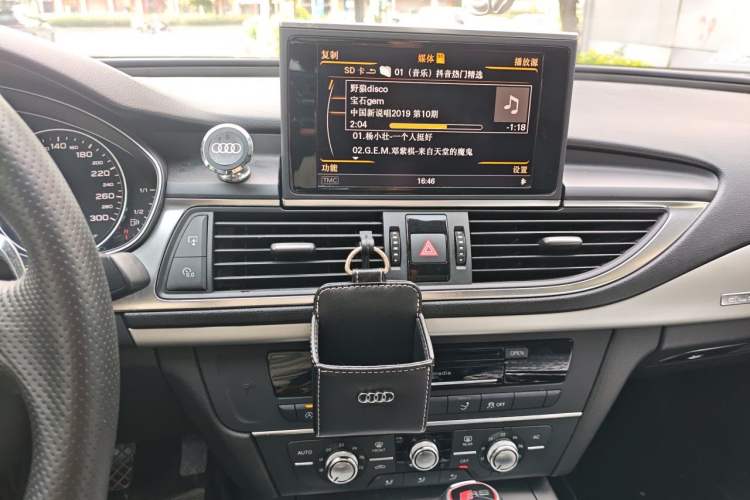 Used Audi A7 2012 2.8FSI quattro Ambition model Audio And AC Panel