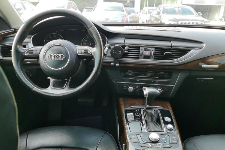 Used Audi A7 2012 3.0TFSI quattro Comfort Edition Center Console