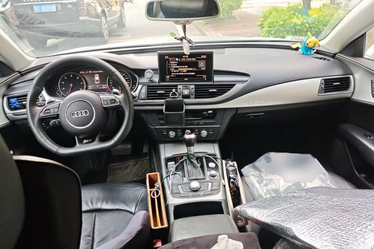 Used Audi A7 2012 2.8FSI quattro Ambition model Center Console