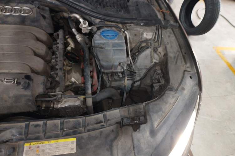 Used Audi A7 2012 2.8FSI quattro Ambition model Engine Bay Left