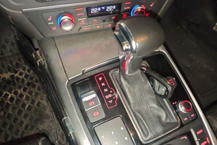 Used Audi A7 2012 3.0TFSI quattro Comfort Edition Gear Lever