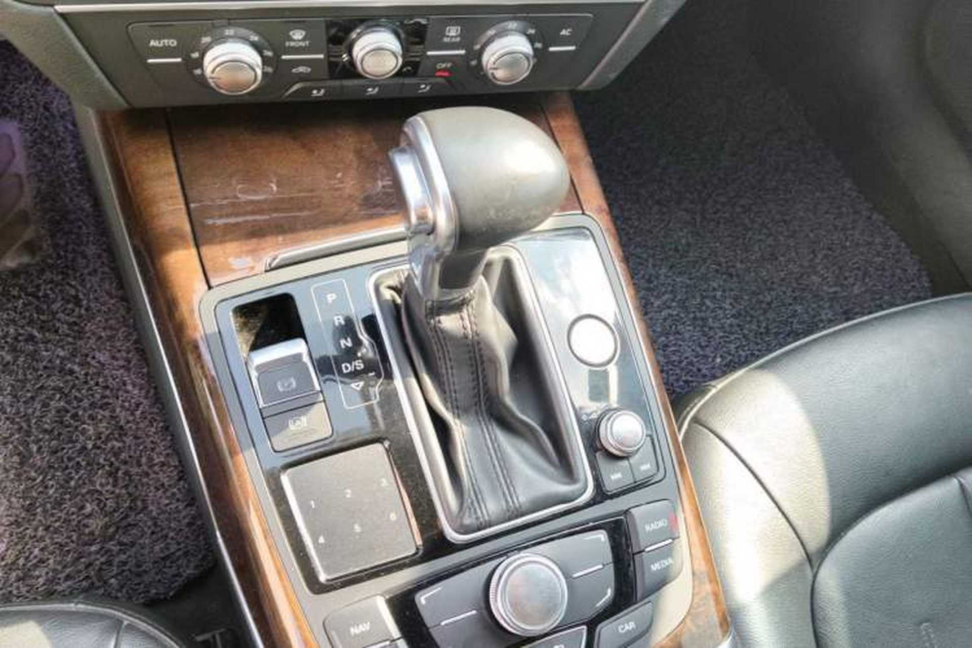 Used Audi A7 2012 3.0TFSI quattro Comfort Edition Gear Lever