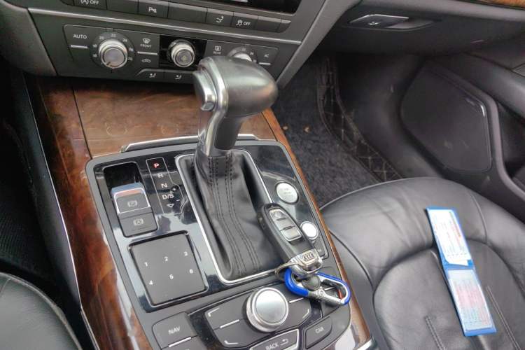 Used Audi A7 2012 3.0TFSI quattro Comfort Edition Gear Lever