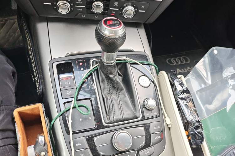 Used Audi A7 2012 2.8FSI quattro Ambition model Gear Lever
