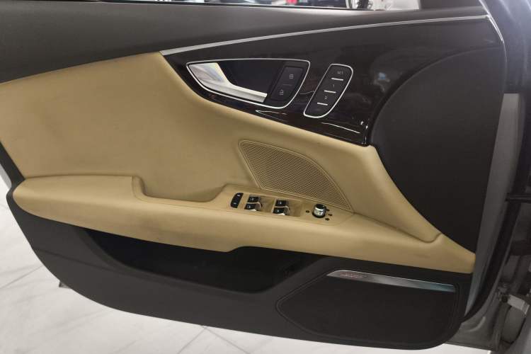 Used Audi A7 2012 3.0TFSI quattro Comfort Edition Left Front Door Interior
