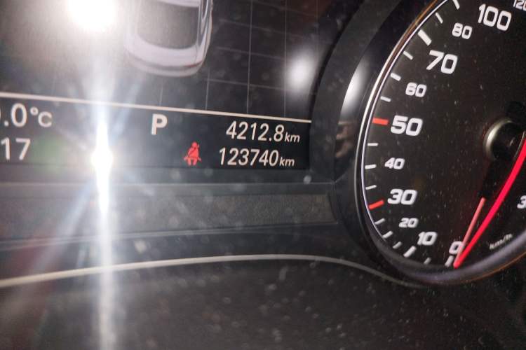Used Audi A7 2012 2.8FSI quattro Ambition model Odometer Close Up
