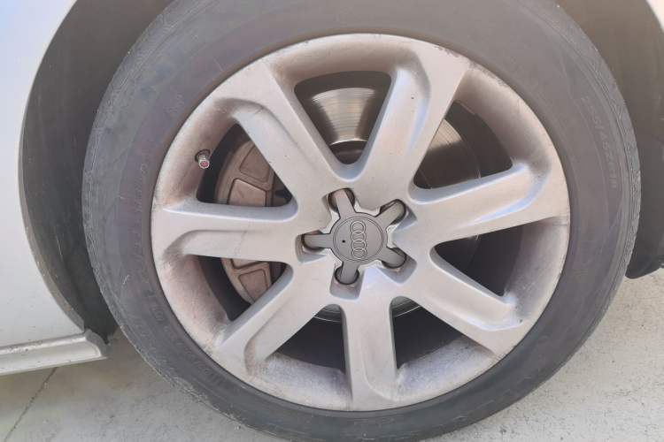 Used Audi A7 2012 3.0TFSI quattro Comfort Edition Right Front Wheel Hub