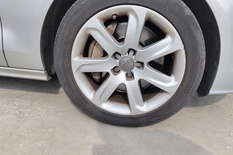 Used Audi A7 2012 3.0TFSI quattro Comfort Edition Right Front Wheel Hub