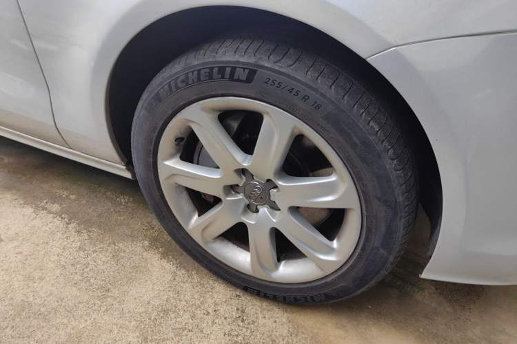 Used Audi A7 2012 3.0TFSI quattro Comfort Edition Right Front Wheel Hub