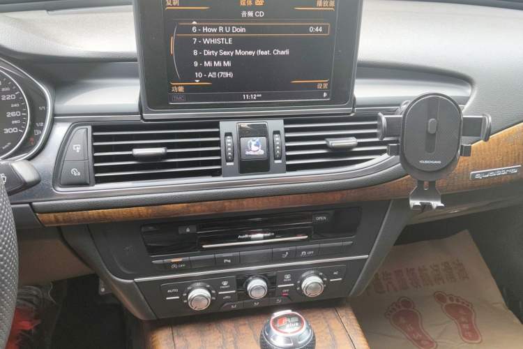 Used Audi A7 2012 2.8FSI quattro Ambition model Audio And AC Panel