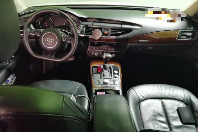 Used Audi A7 2012 3.0TFSI quattro Comfort Edition Center Console